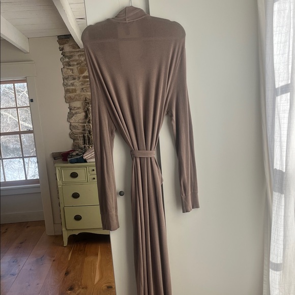 SKIMS Soft Lounge Robe - Picture 6 of 6